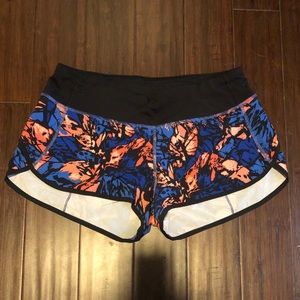 Lululemon Speed Shorts 2.5, size 6